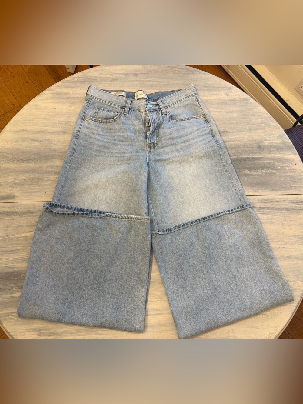 Universal Threads Mid Rise Super Wide Leg Jeans Women’s 6